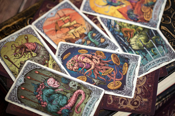 Cthulhu Mythos Comicology (Old Whispers) Tarot: Tarot 2.0