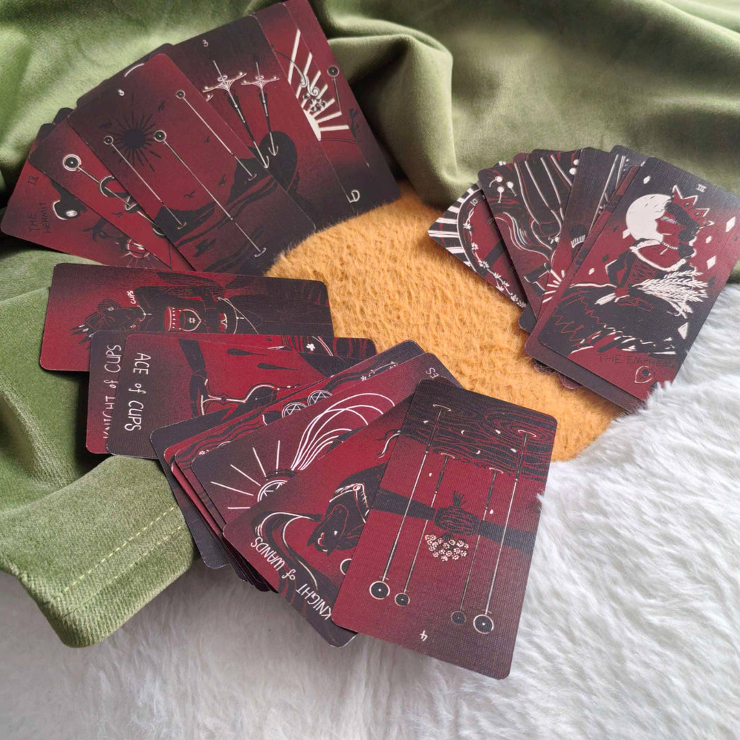 Dirty Red Tarot: Portable