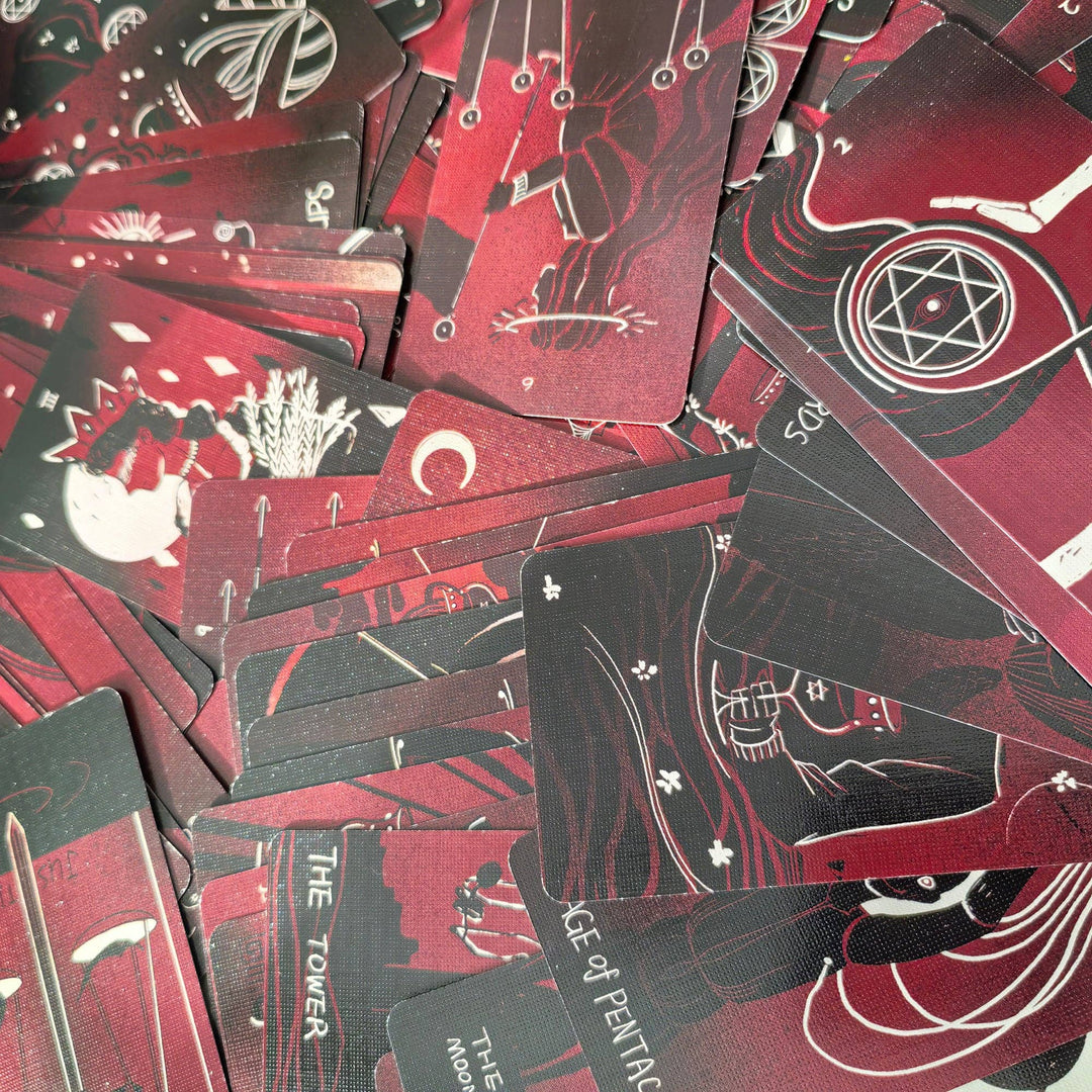 Dirty Red Tarot: Portable